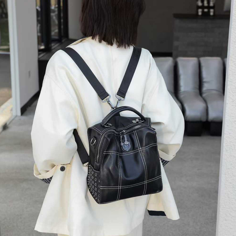 新しい女性のバックパックファッション光沢のあるソフトレザー多 - Luxury Bags Leather のレビューと価格