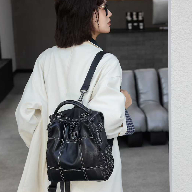 新しい女性のバックパックファッション光沢のあるソフトレザー多 - Luxury Bags Leather のレビューと価格