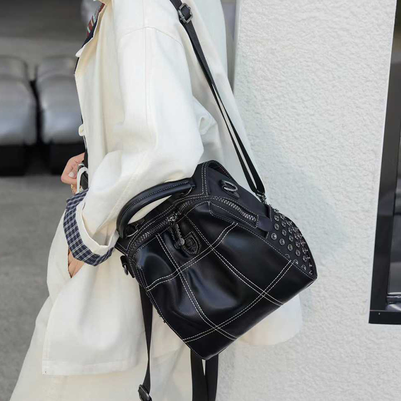 新しい女性のバックパックファッション光沢のあるソフトレザー多 - Luxury Bags Leather のレビューと価格